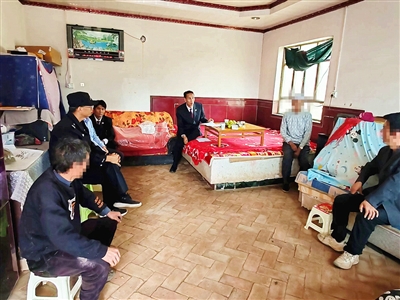 “西小匠”刑事檢察官化解蘇某甲、蘇某乙兄弟糾紛。
    受訪單位供圖
