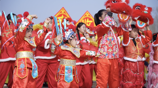 我們的節日?歡樂中國年｜平羅“萌娃”社火鬧新春?十八般“舞”藝嗨翻全場