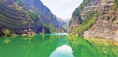 <p>　　　　老龍潭景區。</p>