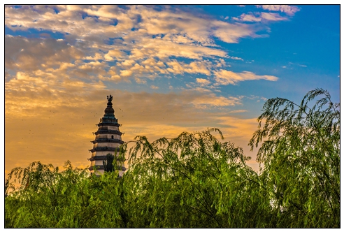 《鎮(zhèn)河塔的晨光夕照》 (2)王楊+640382199008183712+18169015959.jpg
